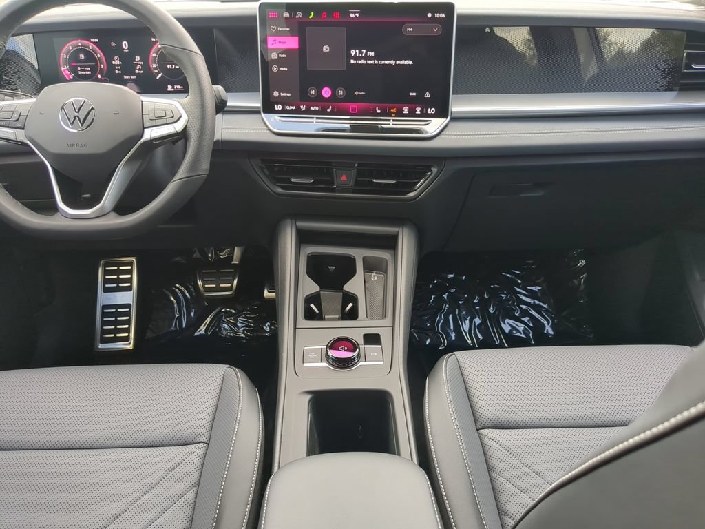 New 2026 Volkswagen Tiguan SE R-Line FWD image 14