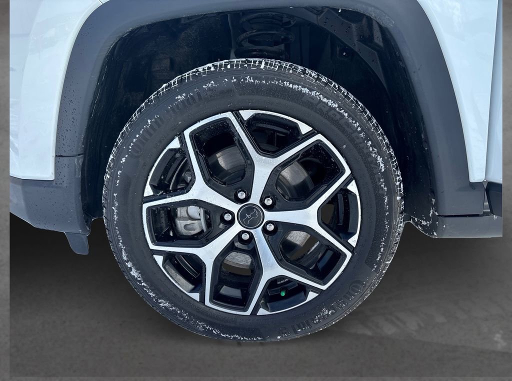 Used 2025 Jeep Compass Limited image 12