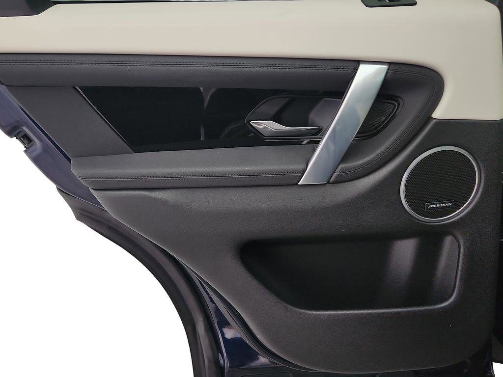 Used 2020 Land Rover Discovery Sport S image 31