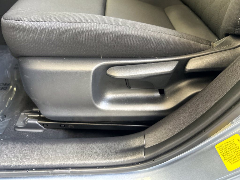 Used 2025 Toyota Corolla LE FWD image 40