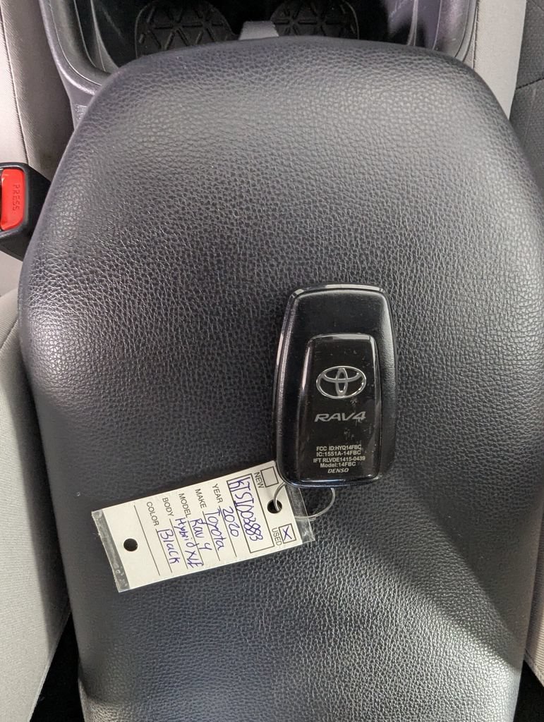 Used 2020 Toyota RAV4 XLE AWD/4WD image 26