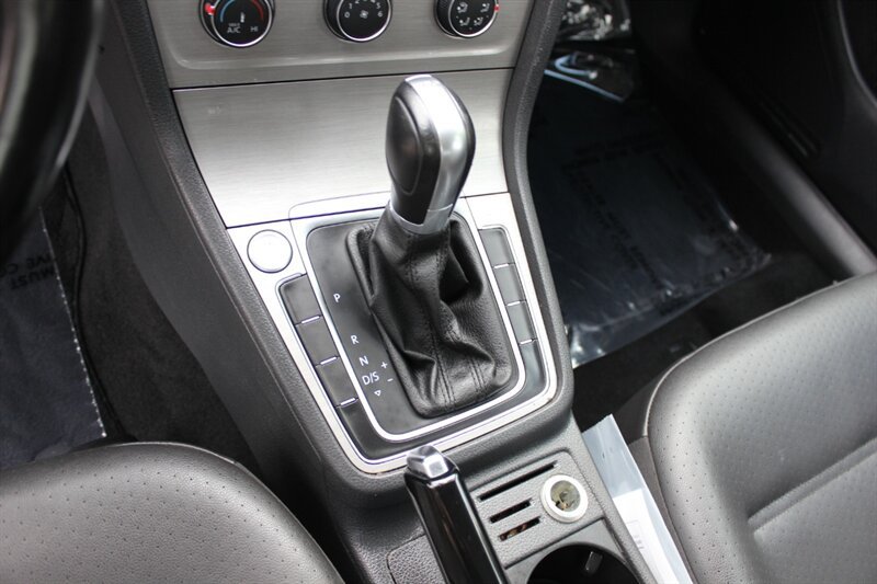 Used 2015 Volkswagen Golf TDI S FWD image 12