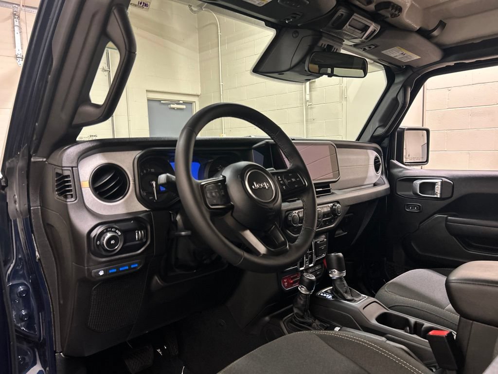 Used 2025 Jeep Wrangler Unlimited Sport S 4xe AWD/4WD image 15