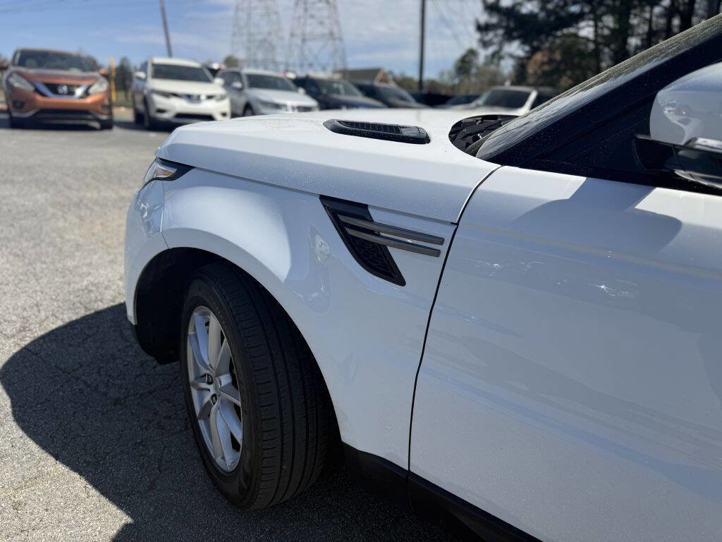 Used 2017 Land Rover Range Rover Sport SE AWD/4WD image 7