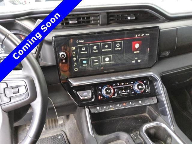 Used 2025 GMC Sierra 3500 Denali w/ Denali Reserve Package image 9