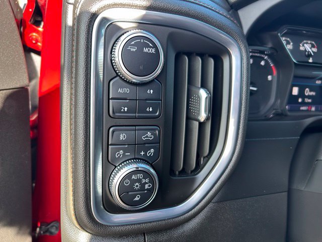 Used 2022 GMC Sierra 3500 AT4 w/ AT4 Preferred Package AWD/4WD image 25