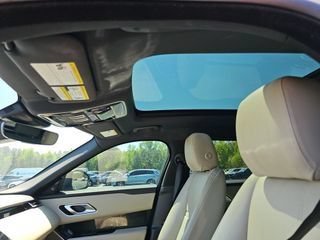Used 2018 Land Rover Range Rover Velar R-Dynamic SE AWD/4WD image 9
