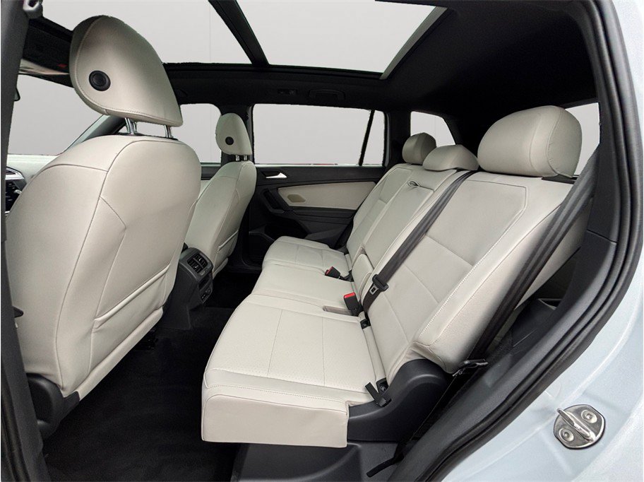 Used 2019 Volkswagen Tiguan SEL R-Line FWD image 37