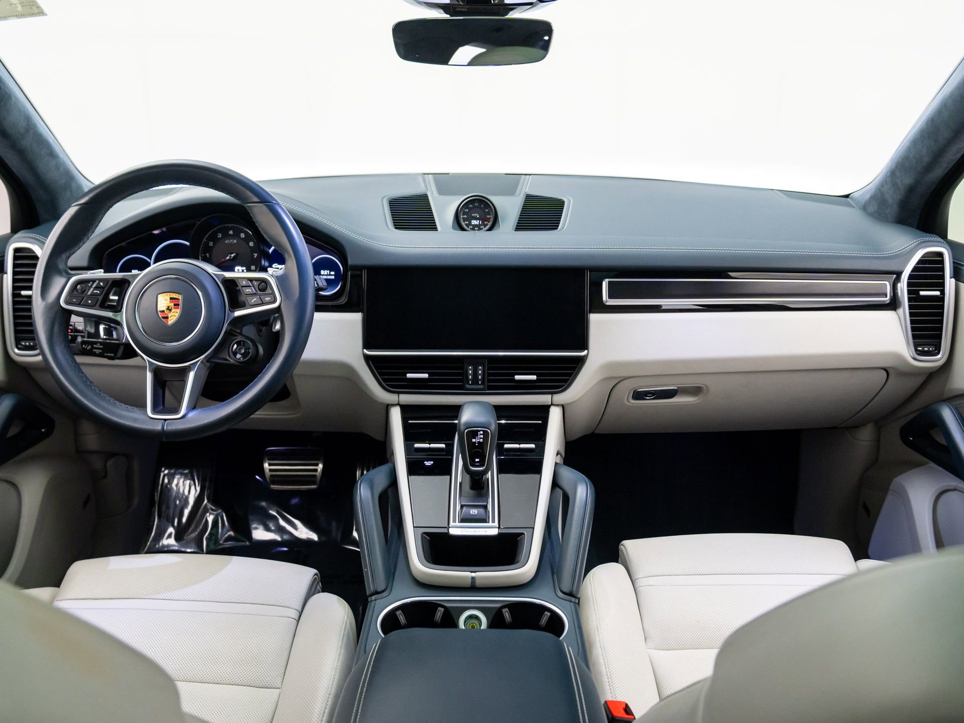 Used 2021 Porsche Cayenne GTS image 11