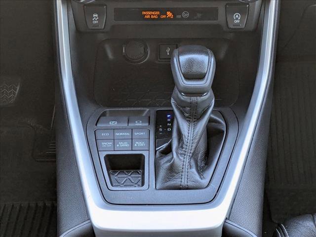 Used 2020 Toyota RAV4 XLE w/ All Weather Liner Package image 12