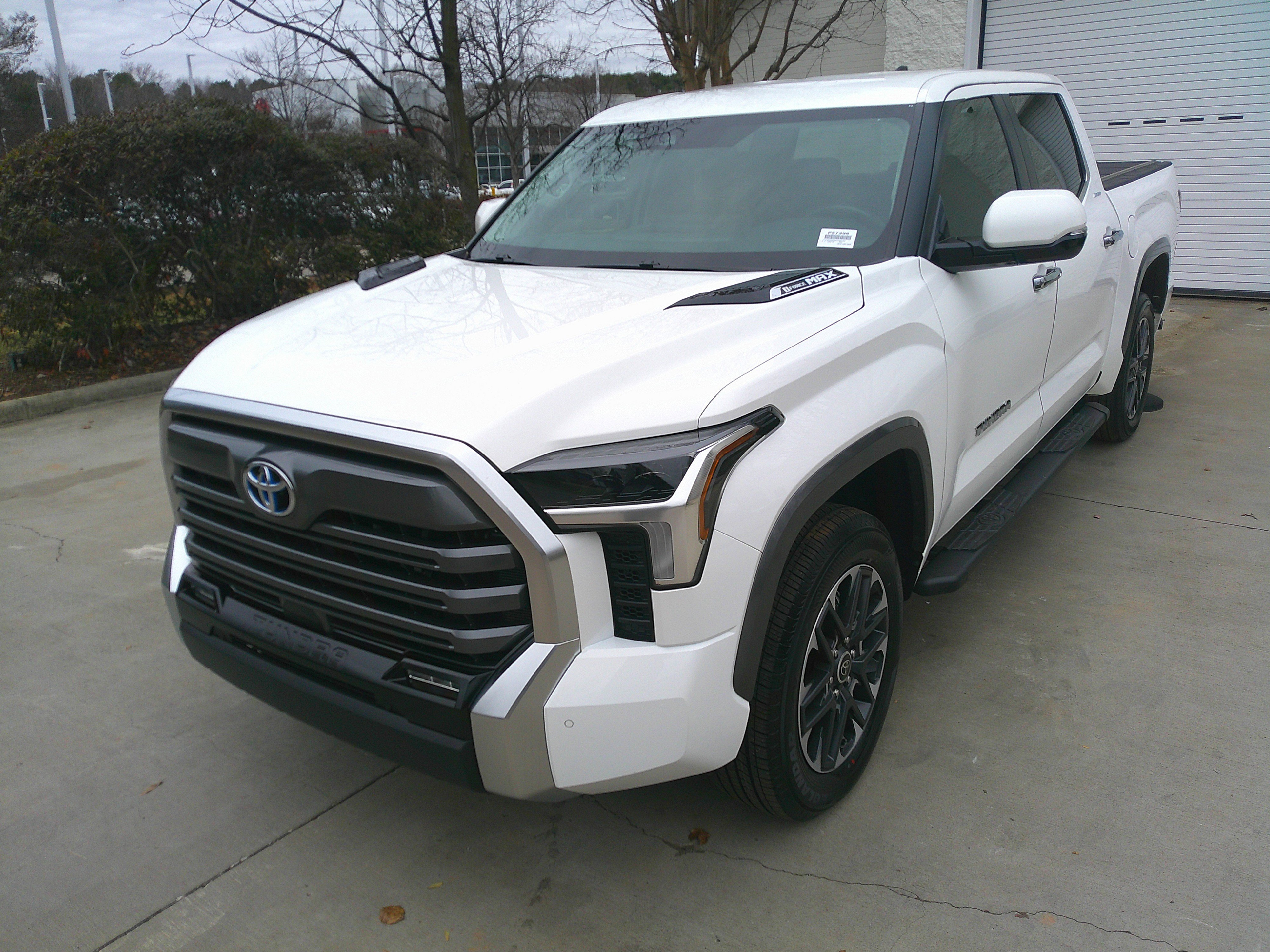 Used 2024 Toyota Tundra Limited image 6