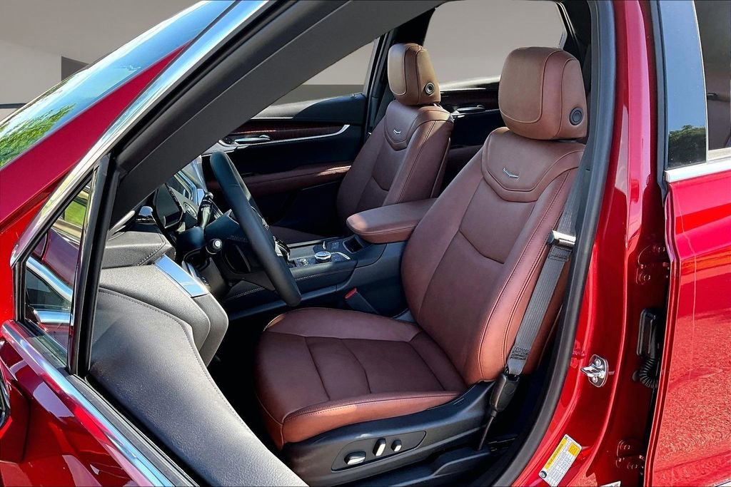 New 2026 Cadillac XT5 Premium Luxury w/ Driver Assist Package FWD image 9