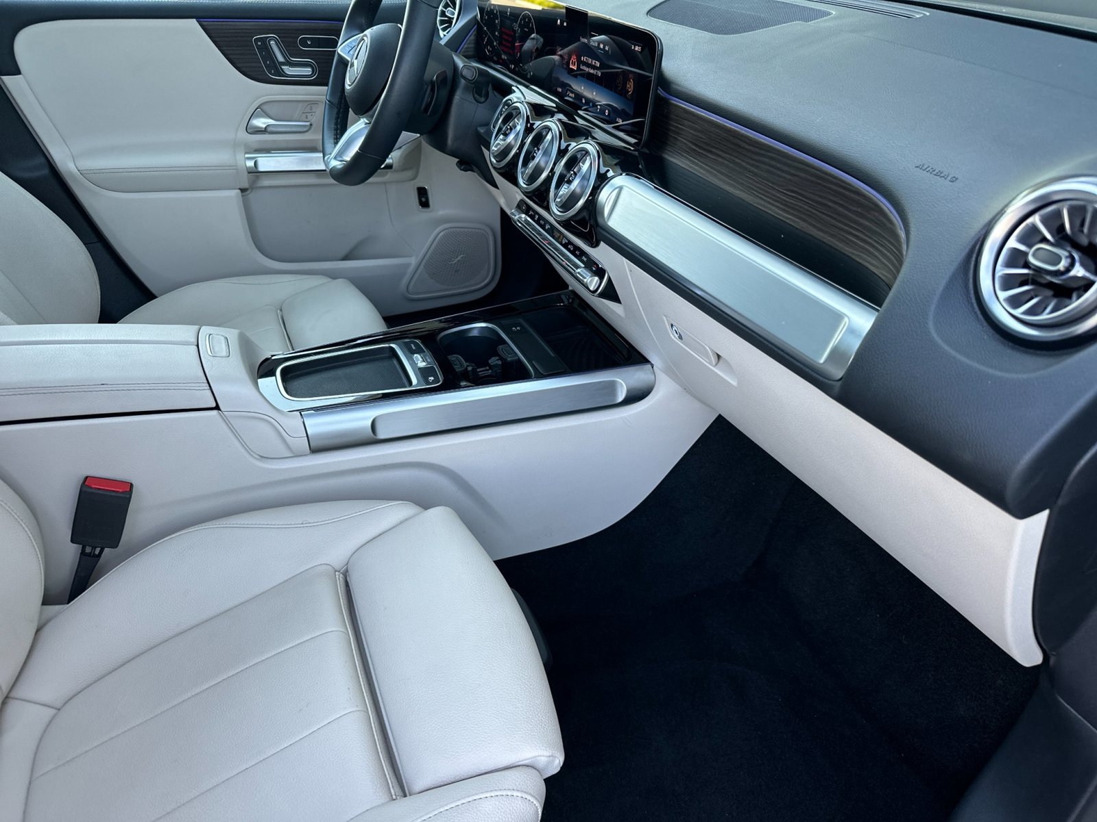 Certified 2026 Mercedes-Benz GLB 250 4MATIC image 16