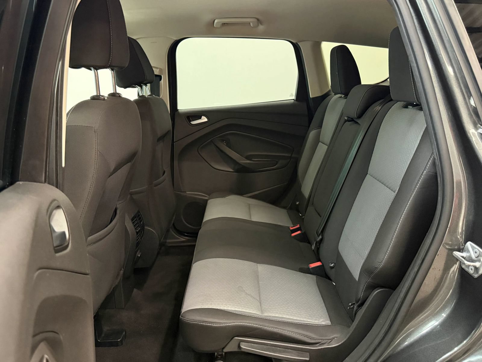 Used 2017 Ford Escape SE AWD/4WD image 19