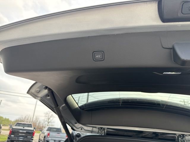 Used 2023 Chevrolet Traverse LT image 10