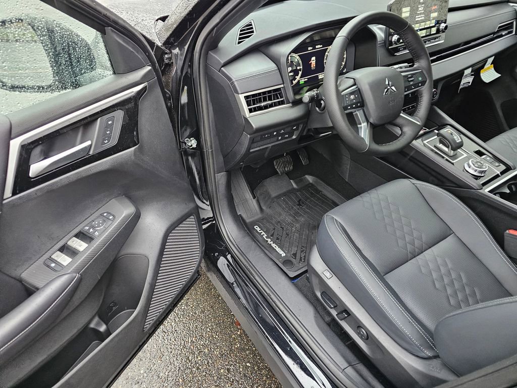 Used 2025 Mitsubishi Outlander SEL Black Edition image 15