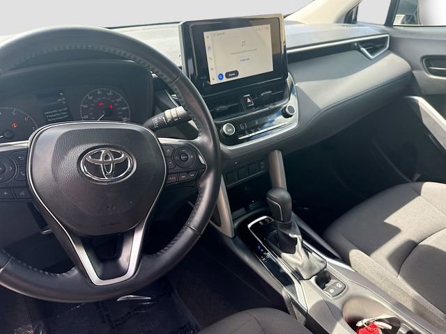 Used 2024 Toyota Corolla Cross LE image 9