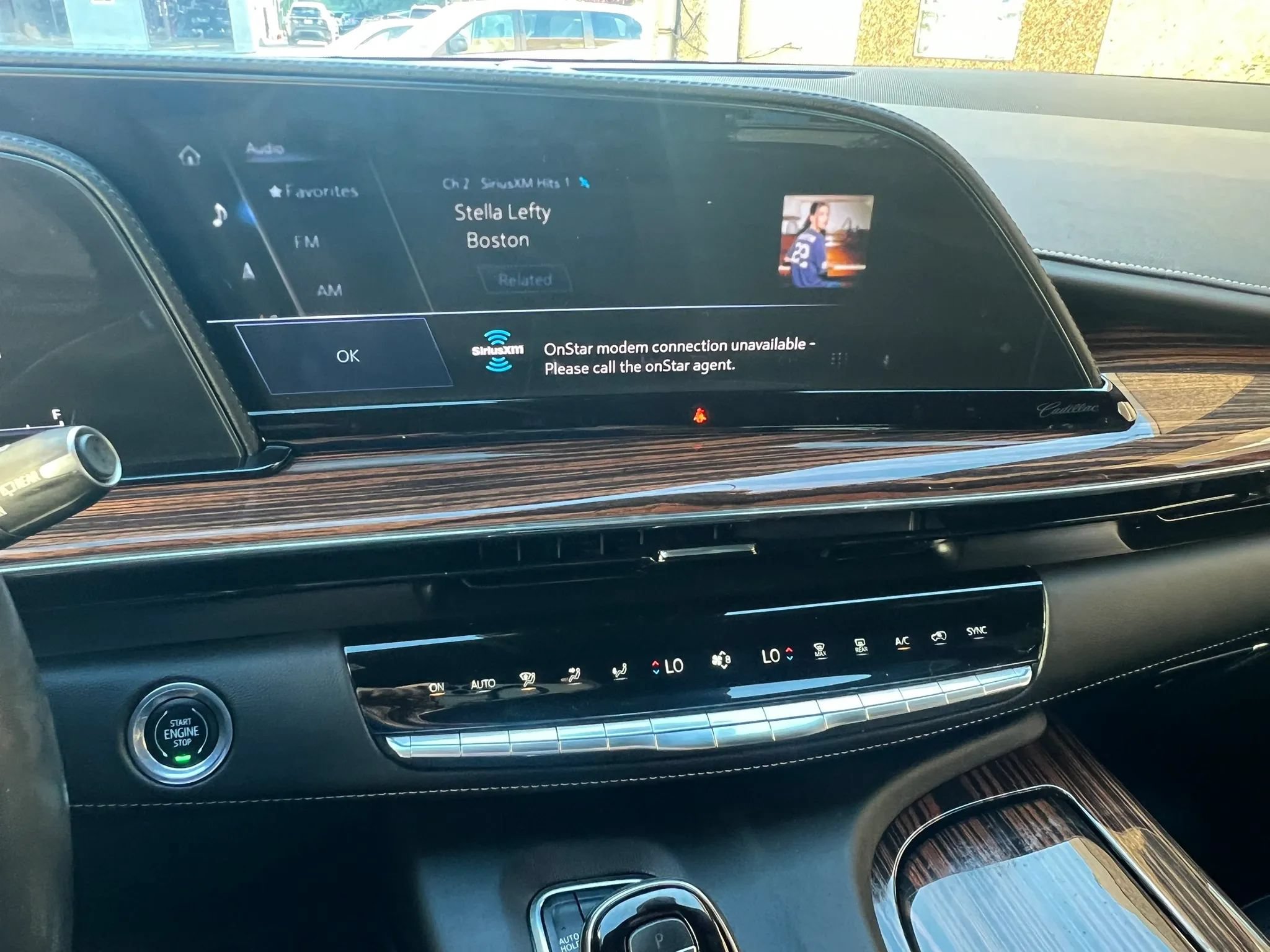 Used 2023 Cadillac Escalade ESV Premium Luxury AWD/4WD image 28
