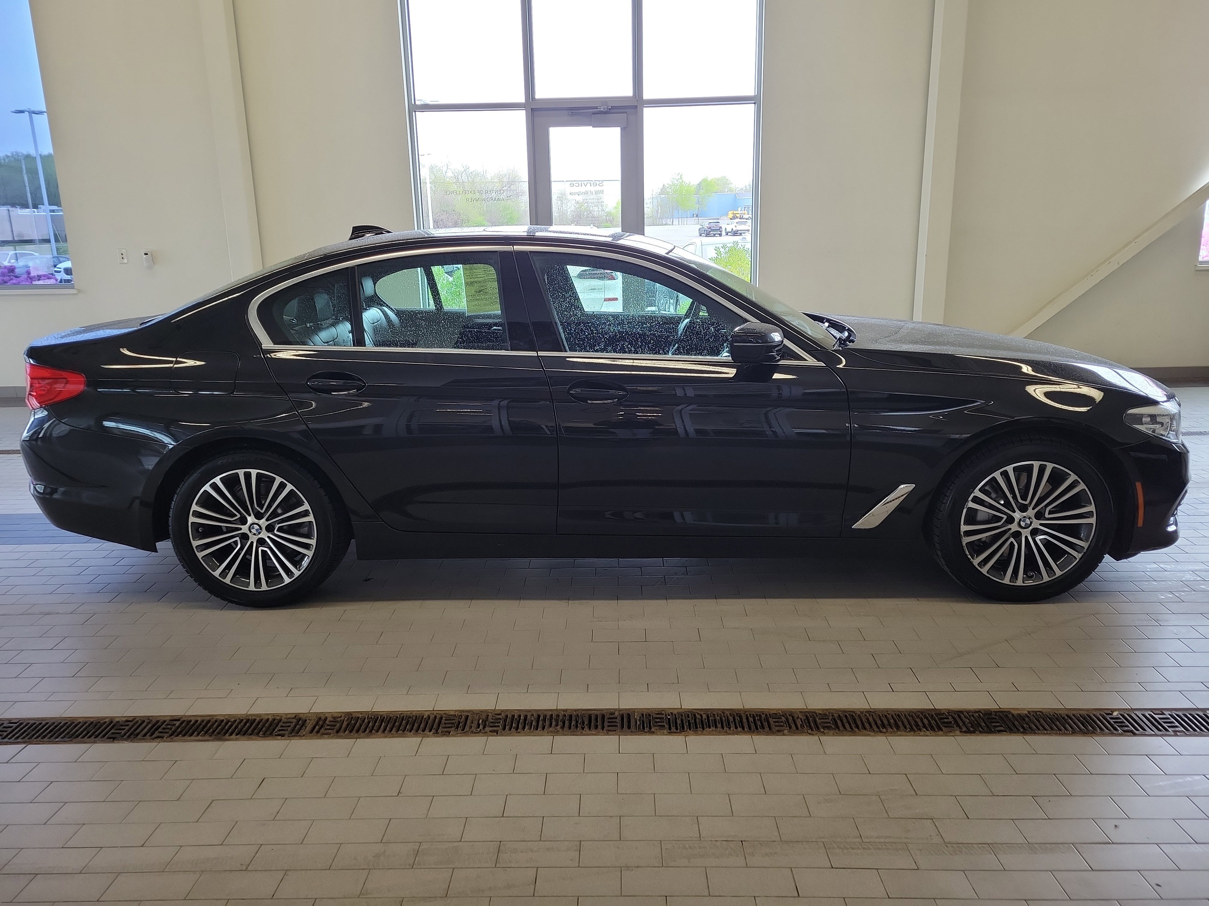 Used 2019 BMW 530i xDrive AWD/4WD image 4