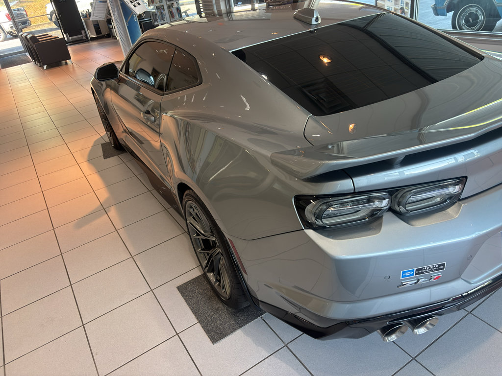 Used 2023 Chevrolet Camaro ZL1 RWD image 5