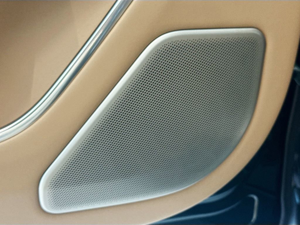 New 2026 Land Rover Range Rover SV image 14