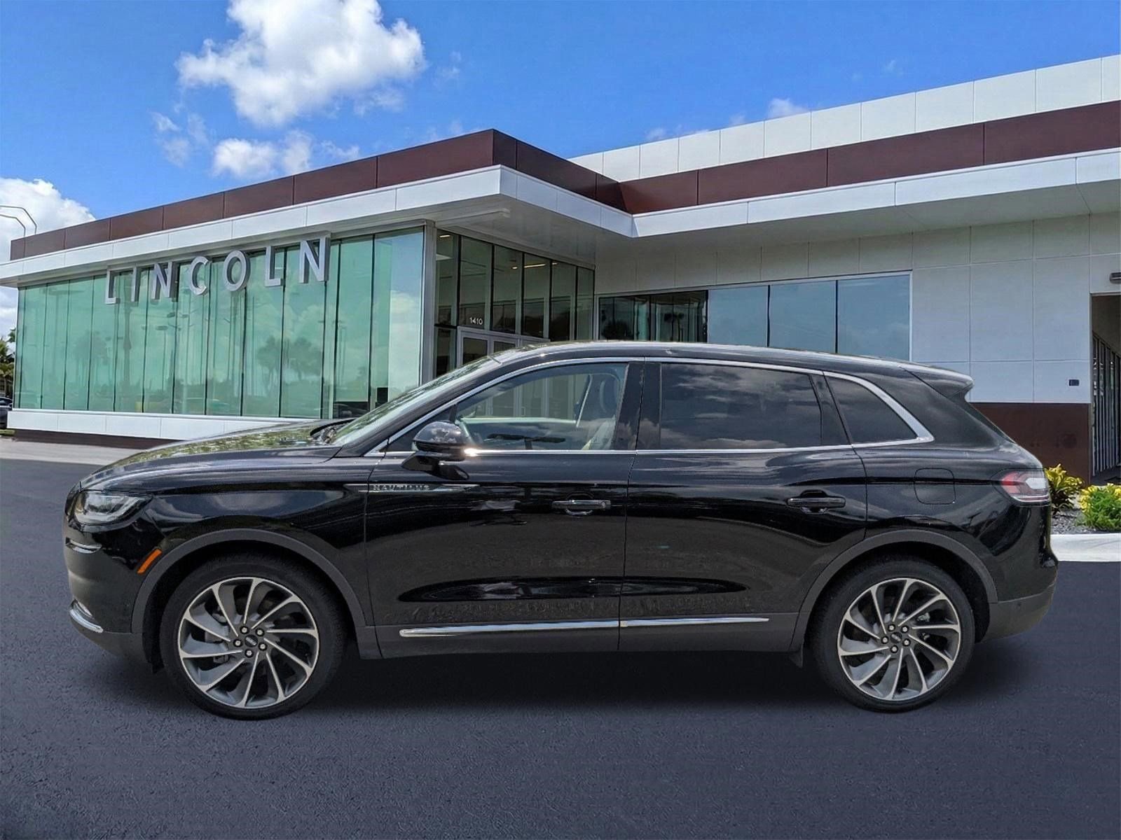 Certified 2023 Lincoln Nautilus Reserve w/ Equipment Group 202A image 8