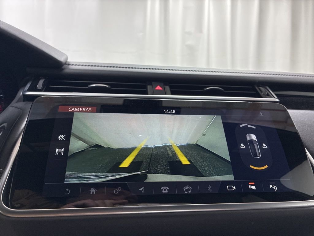 Used 2019 Land Rover Range Rover Velar R-Dynamic HSE image 19