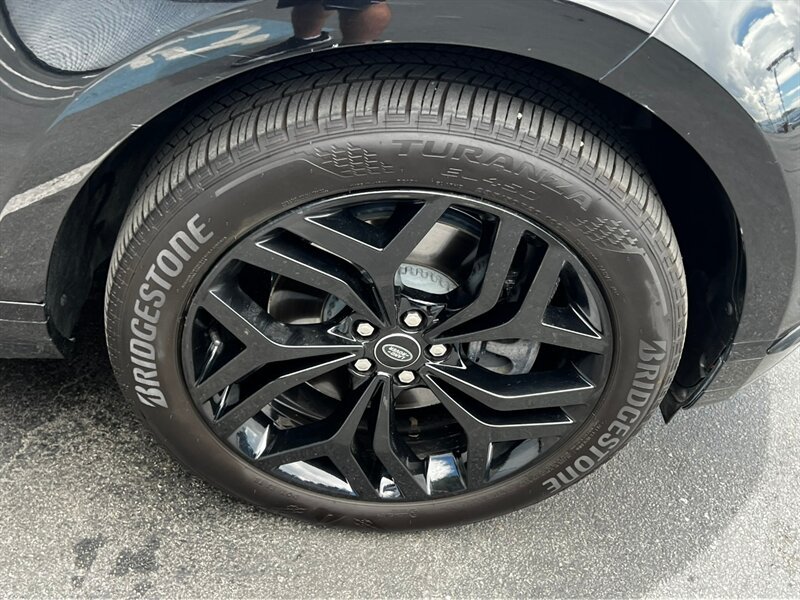 Used 2023 Land Rover Range Rover Evoque R-Dynamic SE AWD/4WD image 11