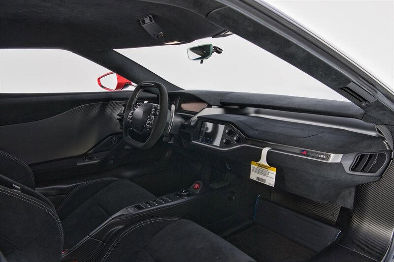 Used 2020 Ford GT Carbon Series image 28
