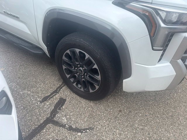 Used 2024 Toyota Tundra Limited AWD/4WD image 3