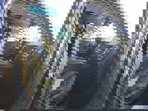 Used 2025 Volvo V60 B5 Cross Country Plus image 5