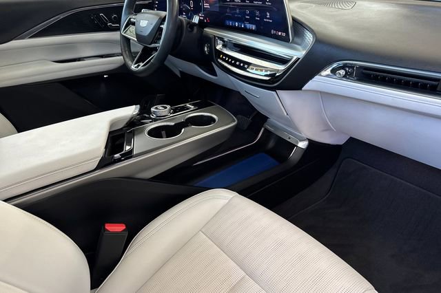 Certified 2024 Cadillac Lyriq Luxury RWD image 16
