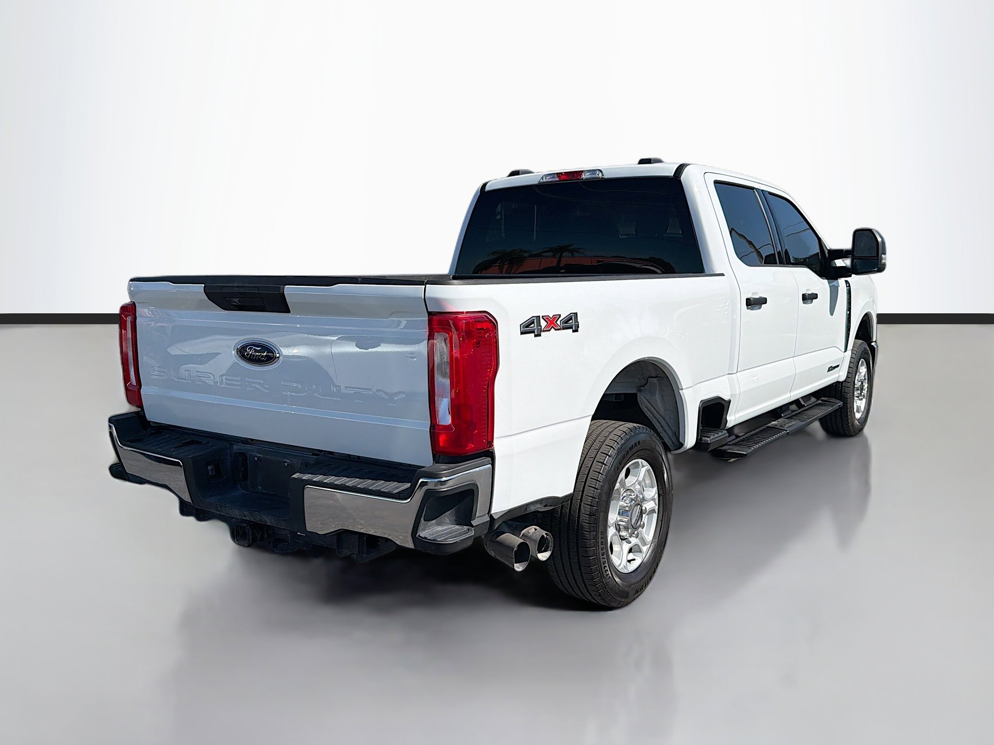 Used 2025 Ford F250 XLT image 3