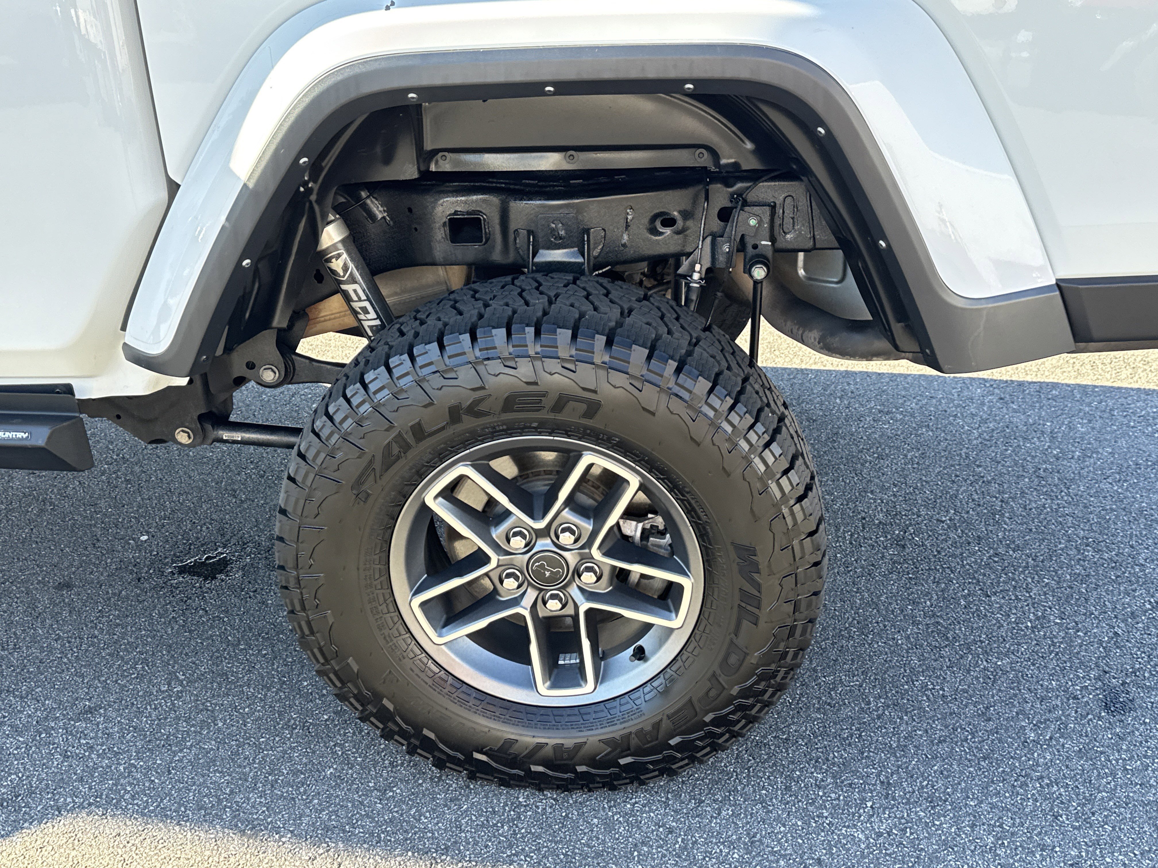 Used 2021 Jeep Gladiator Sport image 13