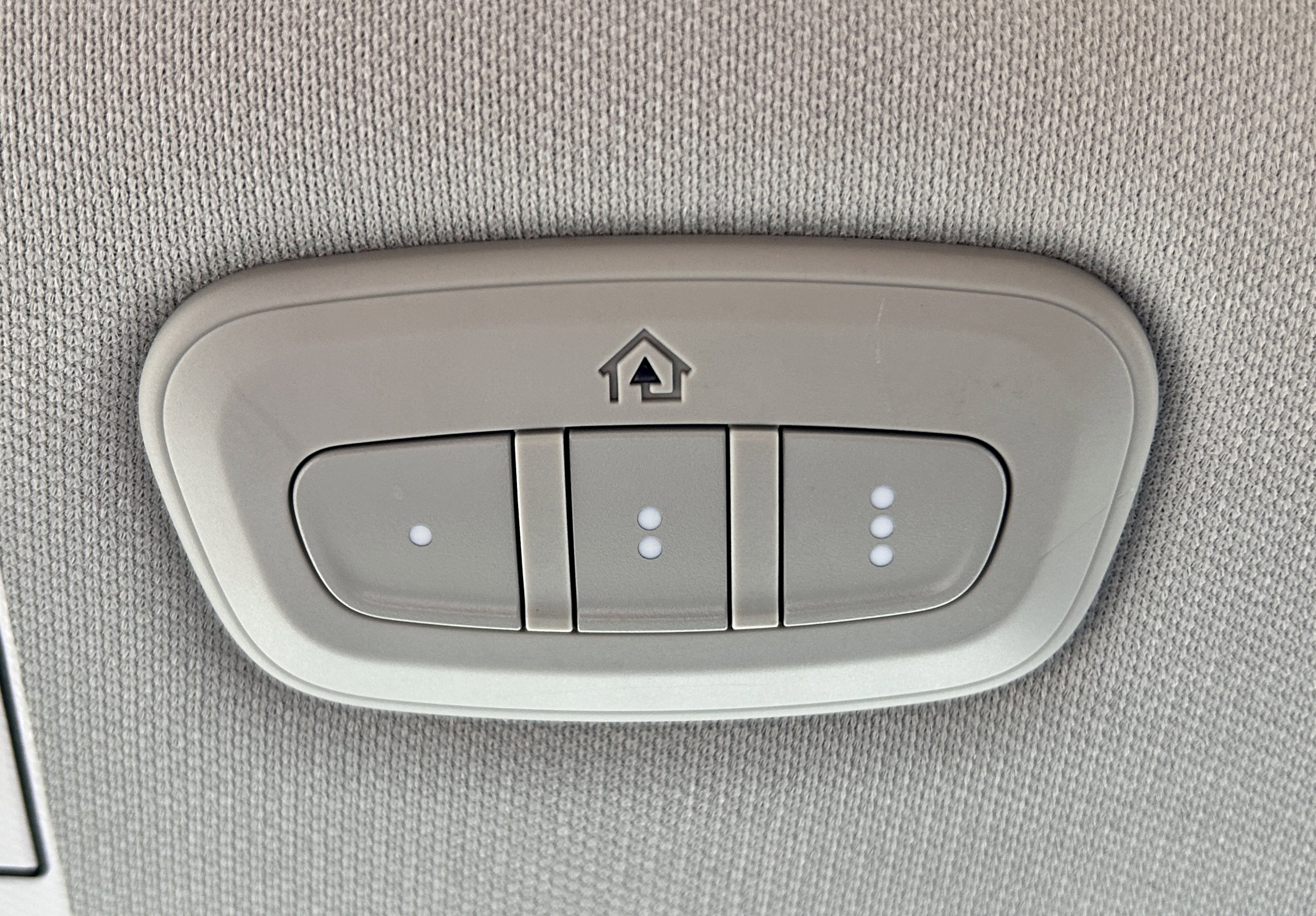 Used 2019 Jeep Cherokee Limited image 40