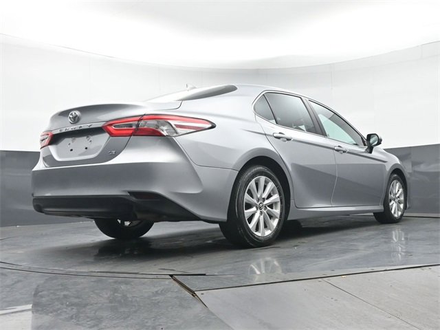 Used 2020 Toyota Camry LE image 28