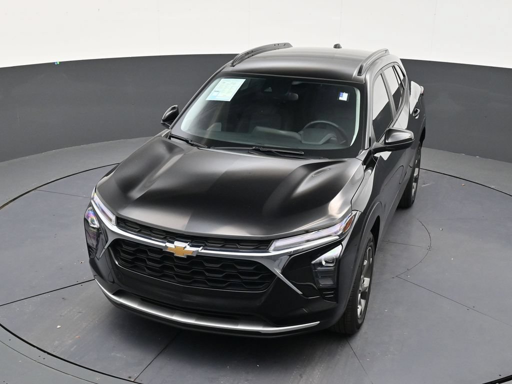 Used 2025 Chevrolet Trax LT w/ Driver Confidence Package FWD image 19