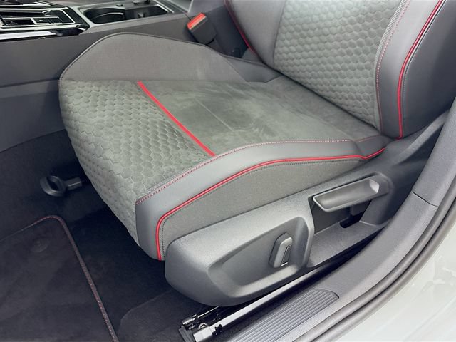 Used 2025 Volkswagen GTI SE FWD image 19