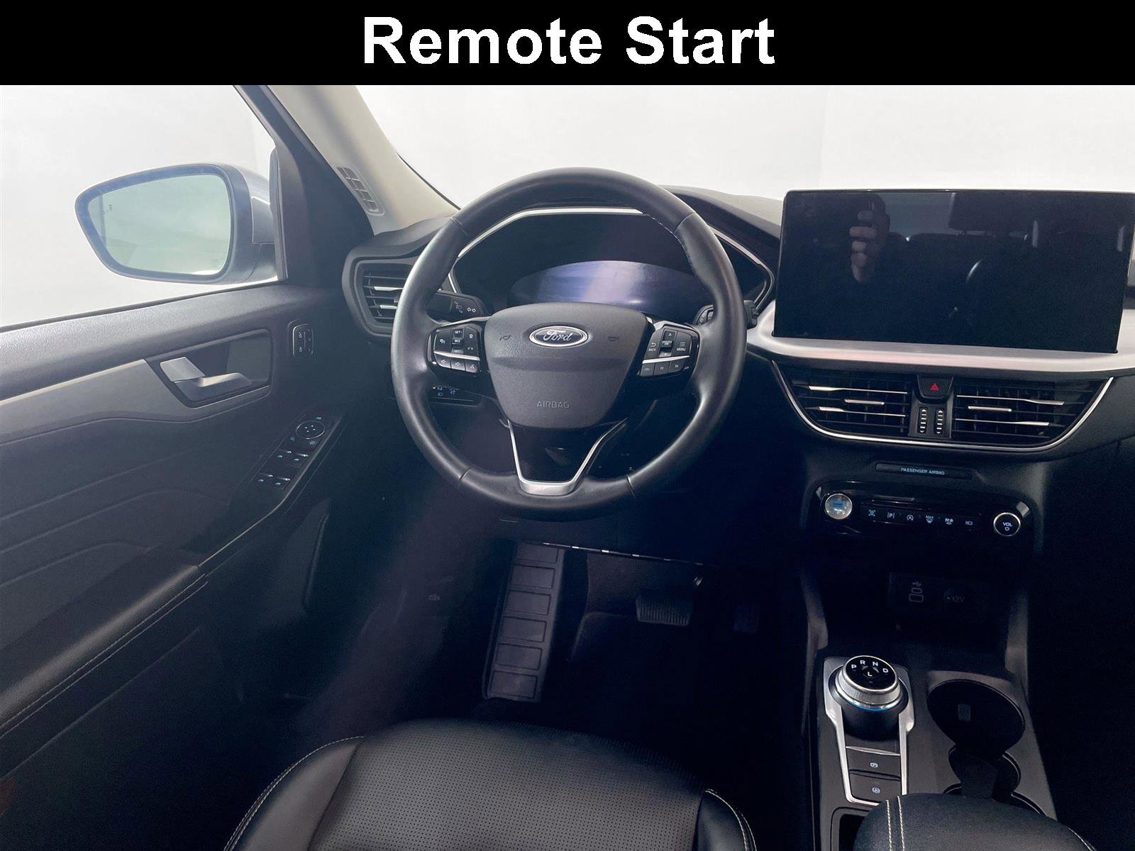 Used 2024 Ford Escape Platinum image 2