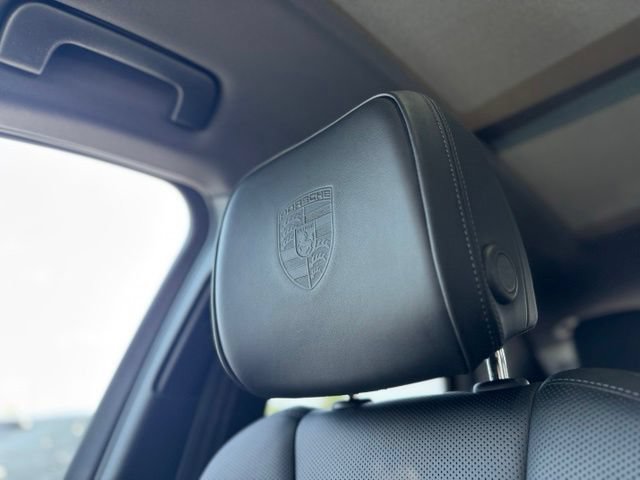 Certified 2026 Porsche Macan AWD/4WD image 33