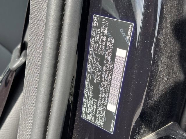 Used 2025 Volvo XC60 B5 Plus image 9