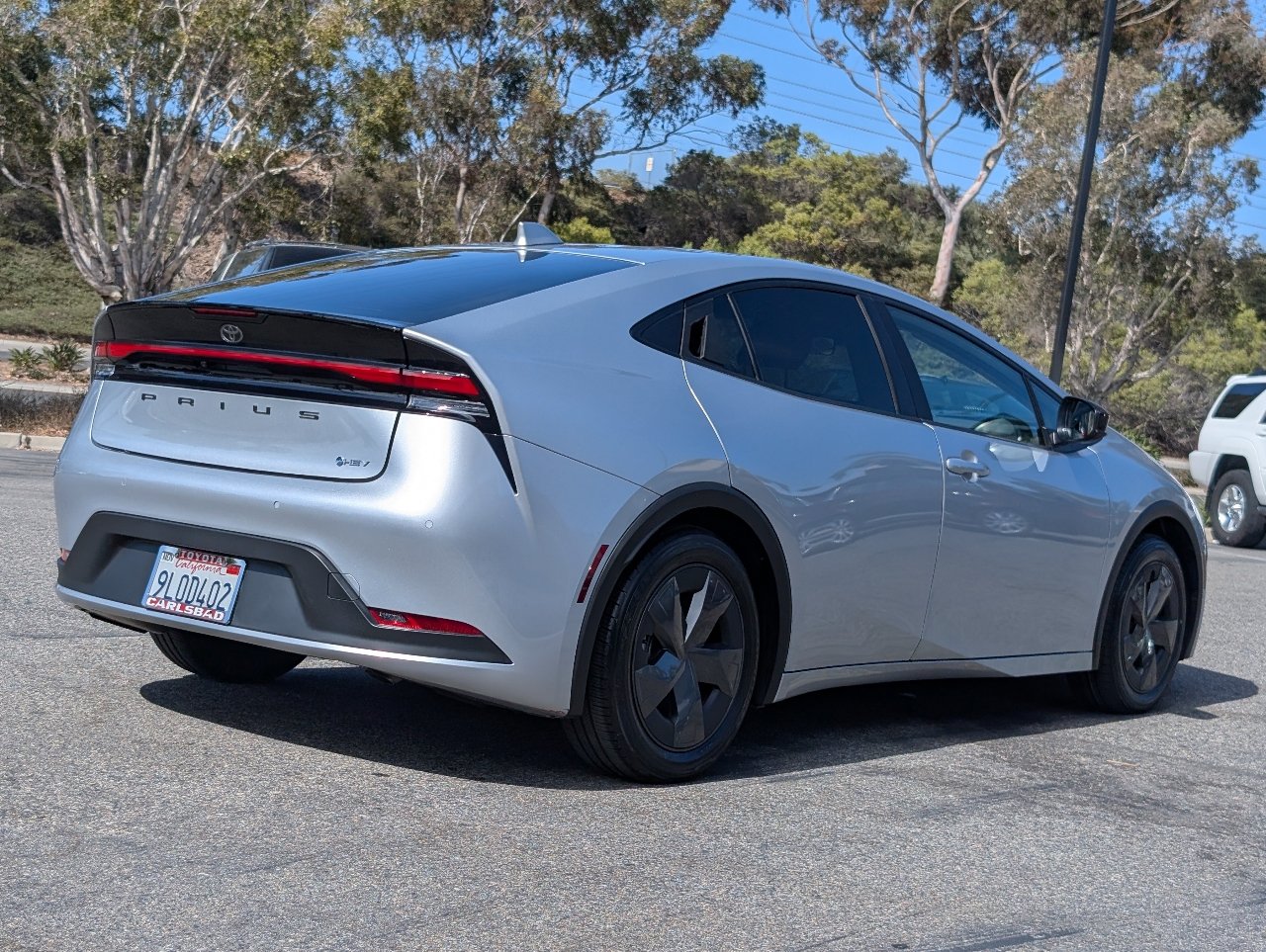 Used 2024 Toyota Prius LE FWD image 13
