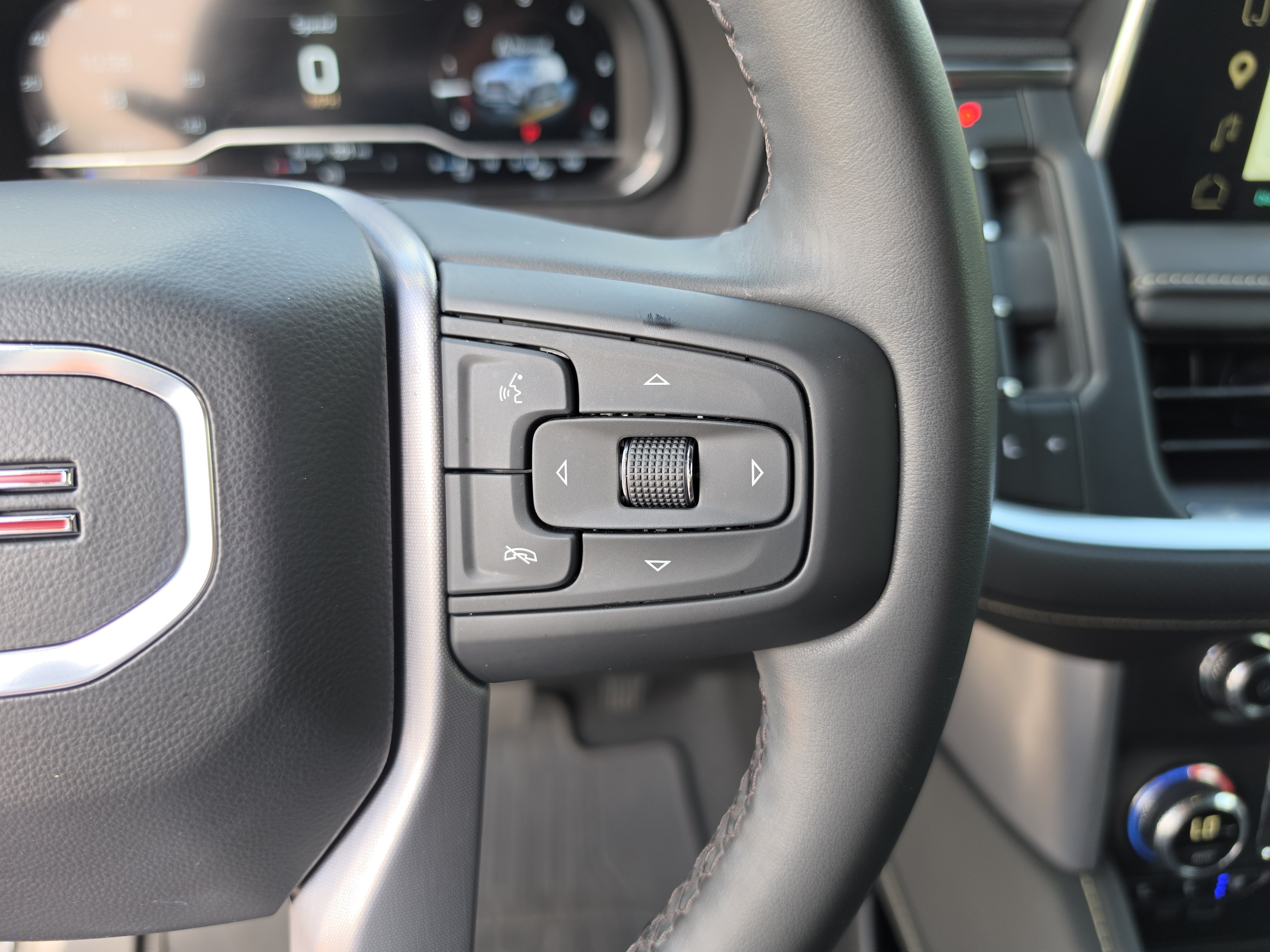 Certified 2023 GMC Yukon SLT RWD image 36