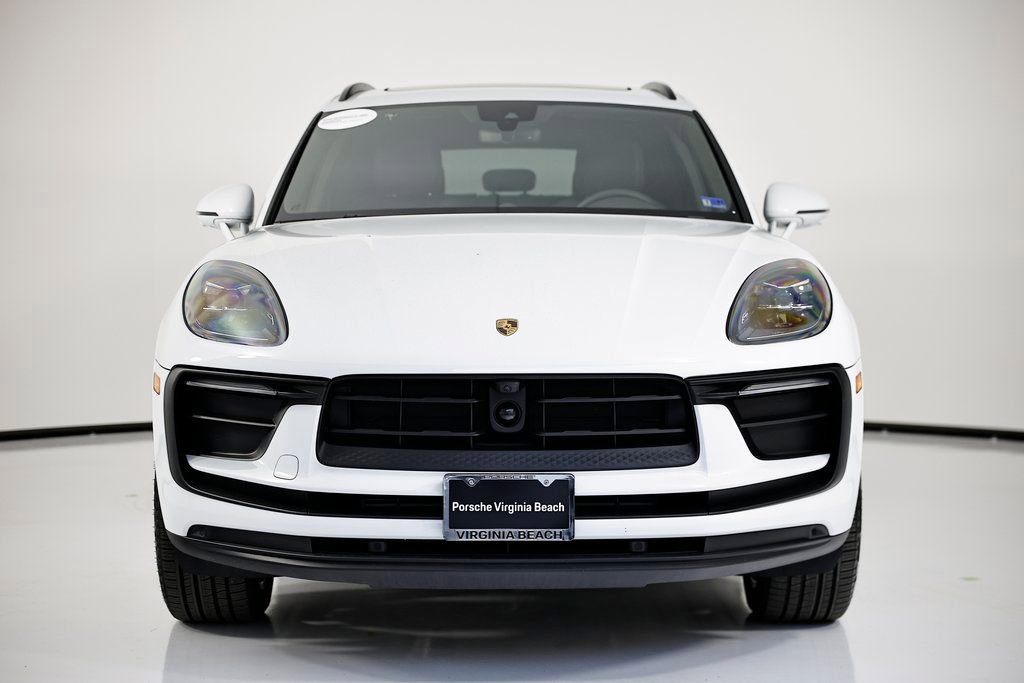 Certified 2025 Porsche Macan image 10