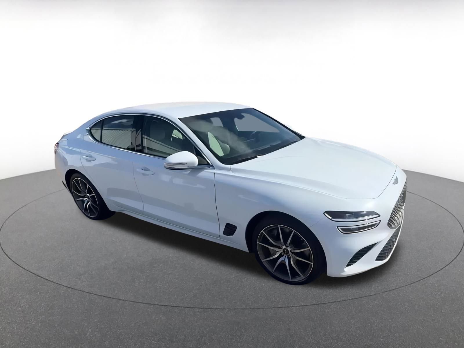 Used 2025 Genesis G70 2.5T image 2