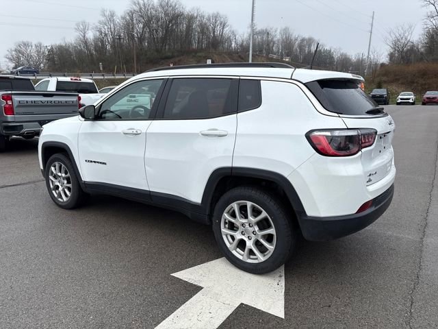 Used 2022 Jeep Compass Latitude AWD/4WD image 3