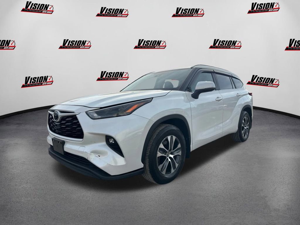 Used 2023 Toyota Highlander XLE