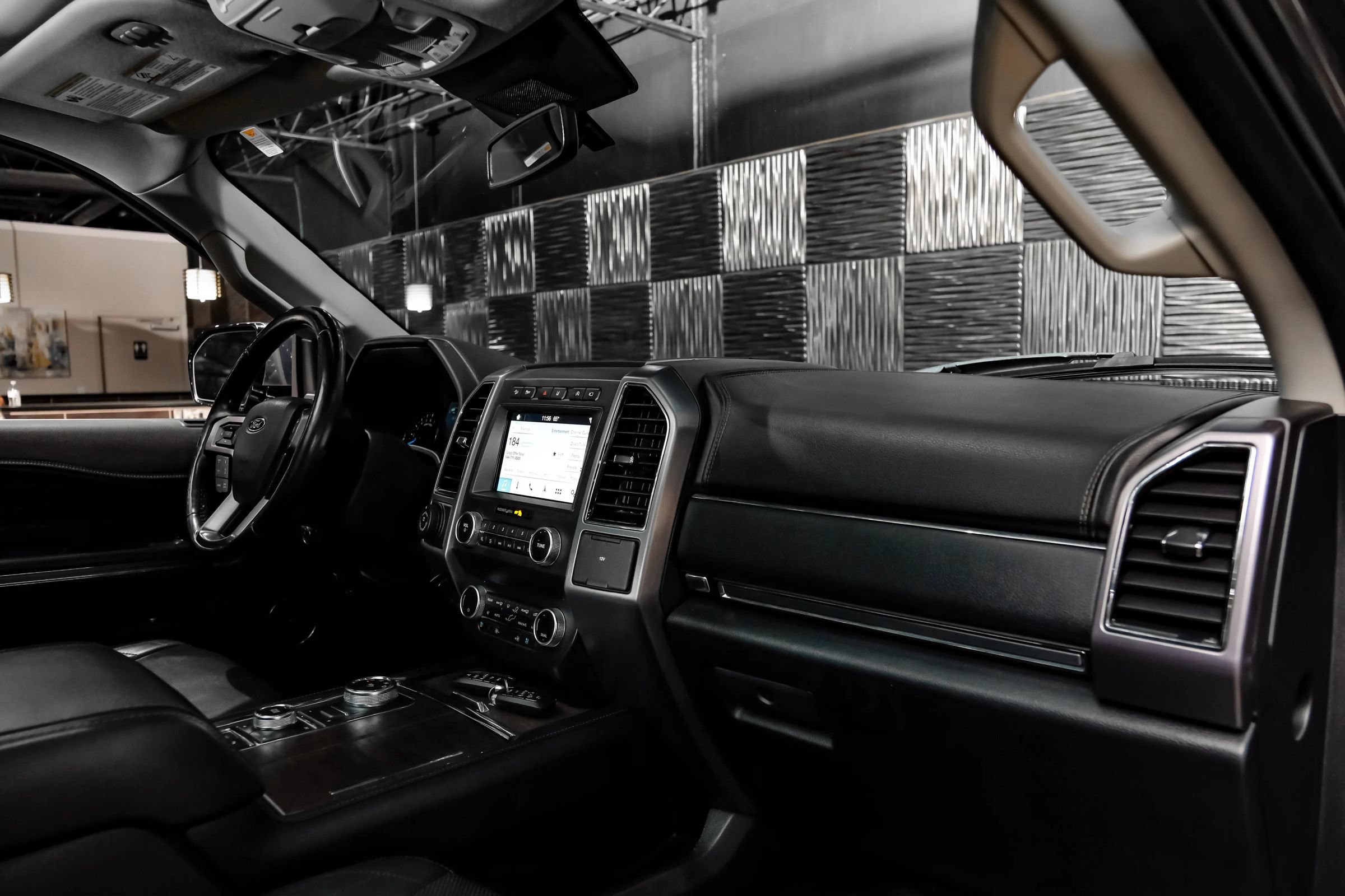 Used 2019 Ford Expedition Max Platinum AWD/4WD image 11