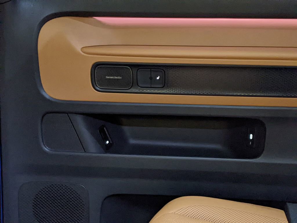 New 2025 Volkswagen ID. Buzz Pro S Plus AWD/4WD image 24