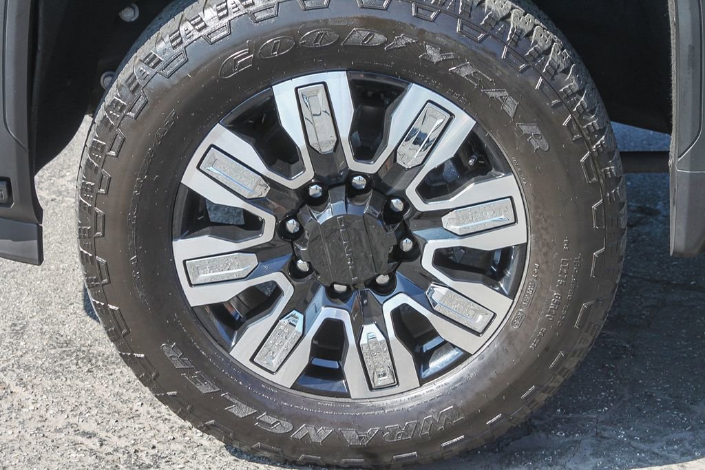 Used 2024 GMC Sierra 2500 Denali w/ Denali Reserve Package image 14